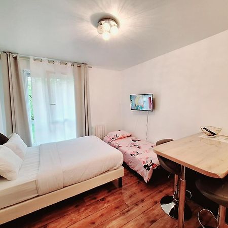 Studio Alpha - 2Min By Train To Disneyland Or 20Min Walk - 5Min Walk To "Val D'Europe" Station Montévrain Buitenkant foto