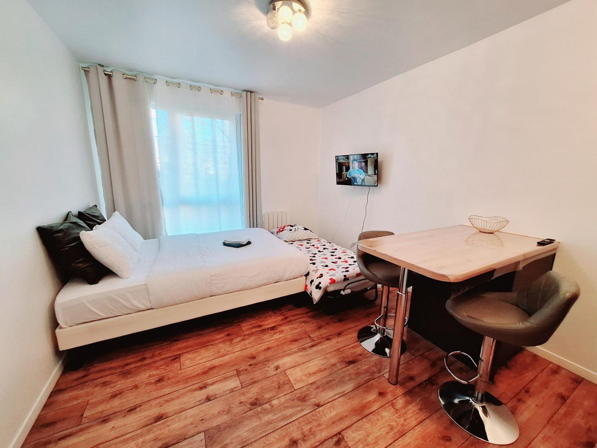 Studio Alpha - 2Min By Train To Disneyland Or 20Min Walk - 5Min Walk To "Val D'Europe" Station Montévrain Buitenkant foto