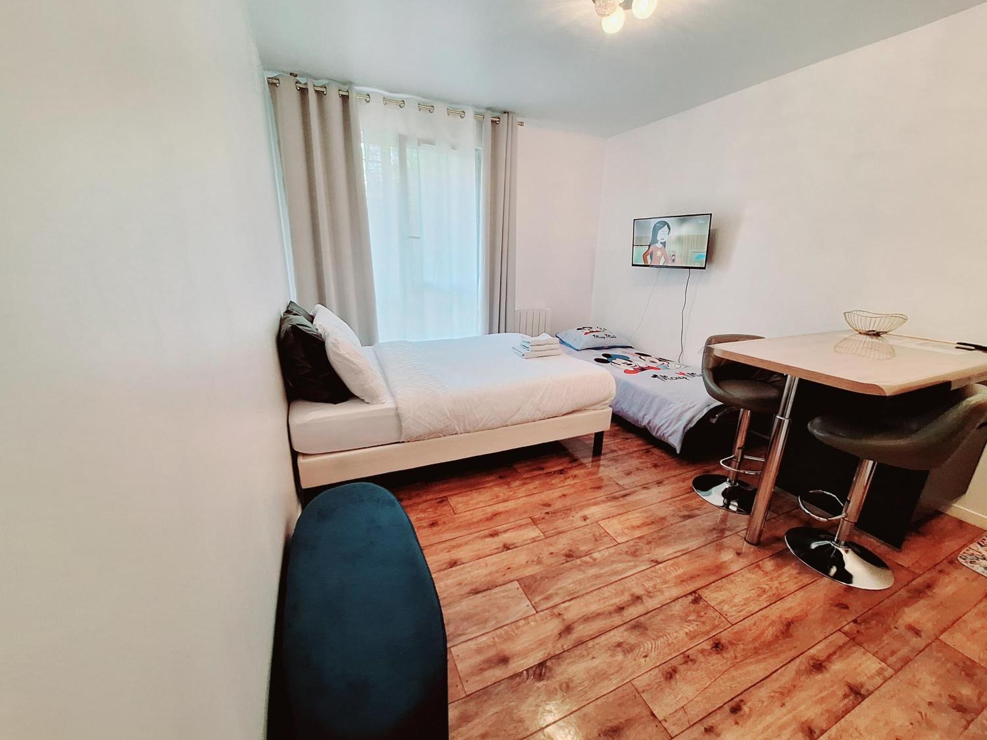 Studio Alpha - 2Min By Train To Disneyland Or 20Min Walk - 5Min Walk To "Val D'Europe" Station Montévrain Buitenkant foto