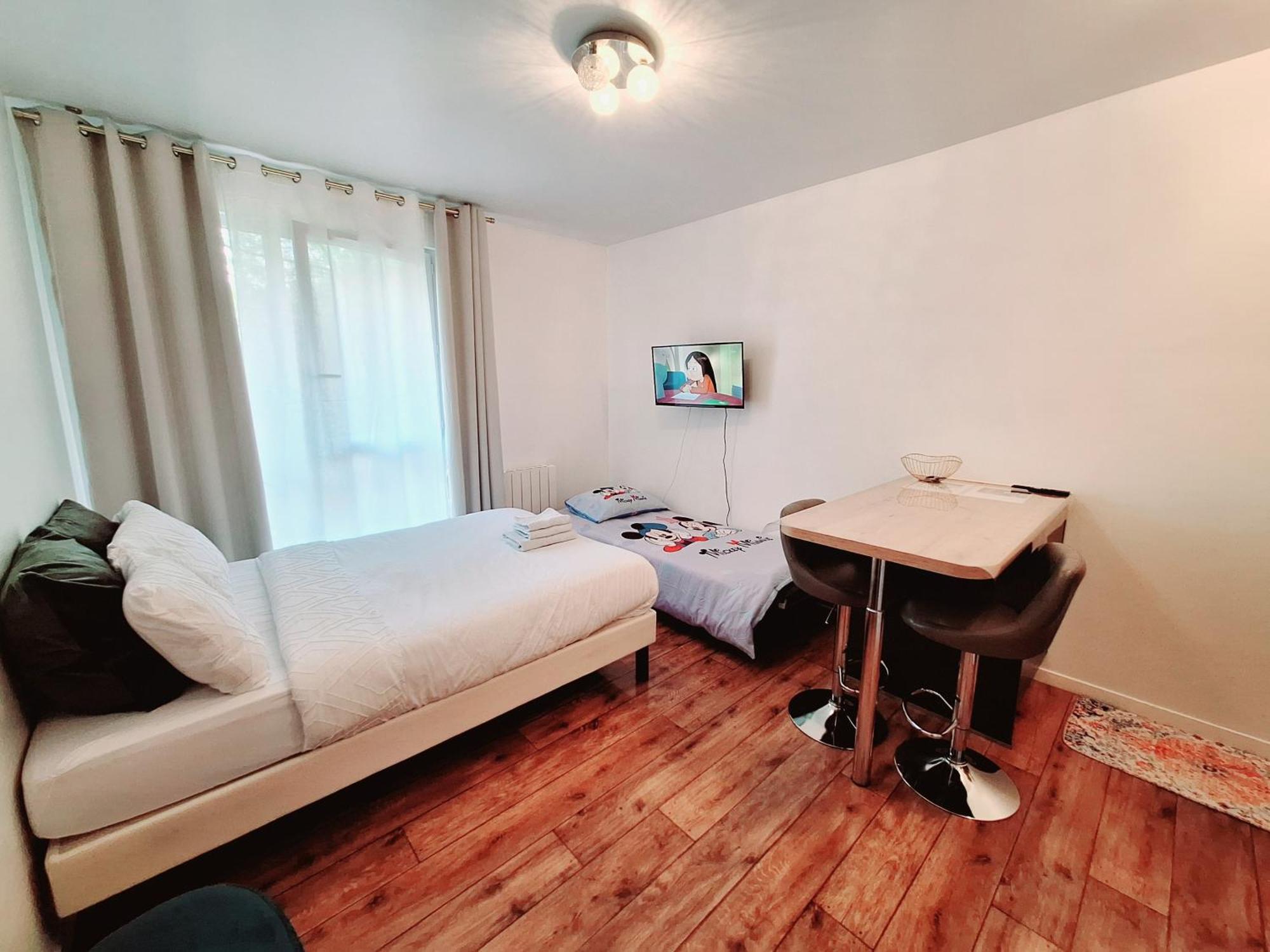 Studio Alpha - 2Min By Train To Disneyland Or 20Min Walk - 5Min Walk To "Val D'Europe" Station Montévrain Buitenkant foto